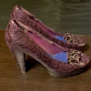 Madden Girl Purple Snakeskin Peep Toe Shoe